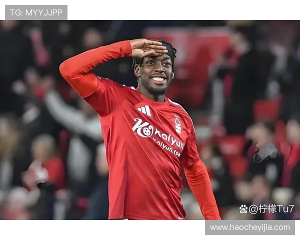 曼联迎战年青人期待精彩对决球迷热情高涨助威球队争取胜利