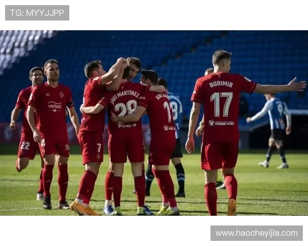 瓦斯尔与纳萨夫的激烈对决揭示了足球战术的魅力与团队合作的重要性 瓦斯尔与纳萨夫的激烈对决揭示了足球战术的魅力与团队合作的重要性