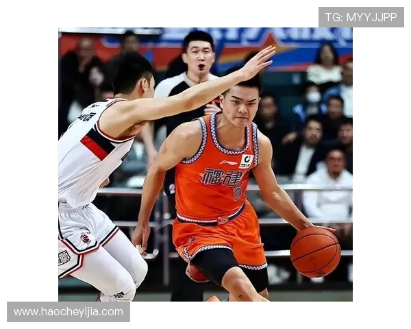 第20轮广东队与广厦队激战正酣双方争夺季后赛名额的关键之战 第20轮广东队与广厦队激战正酣双方争夺季后赛名额的关键之战